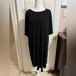 (27) Torrid Classic Black Dress/Stretch